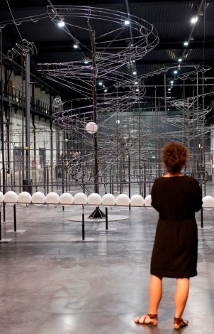 Jeppe Hein, "Distance", 2014 - LiFE / Ph. M. Domage