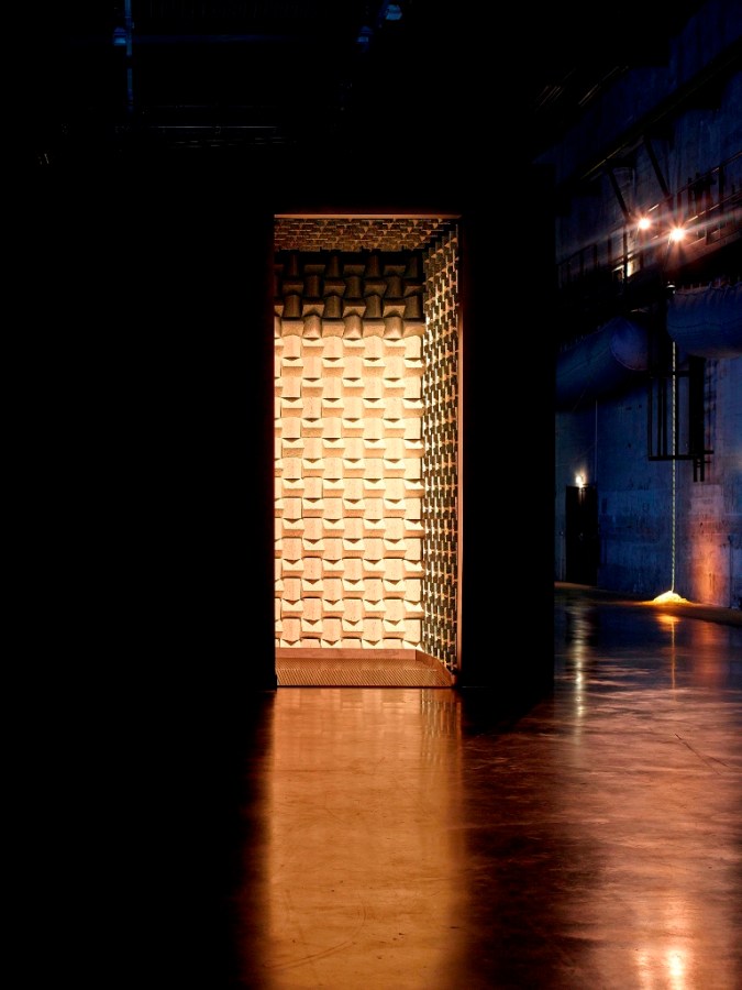 Expo Haroon Mirza au LiFE, 2017, photo Marc Domage